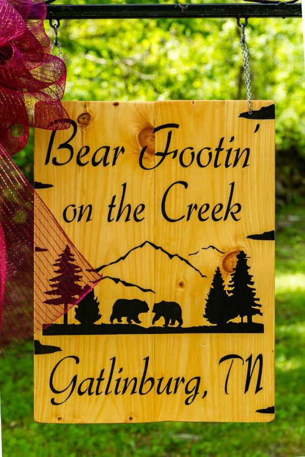 Bear Footin' On The Creek Villa Gatlinburg Eksteriør billede